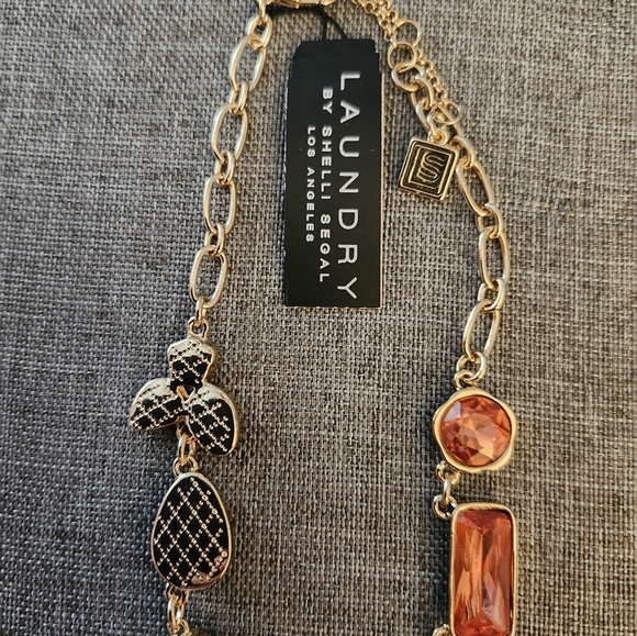 LAUNDRY BY SHELLI SEGALShort Collar Necklace. - Picture 4 of 5